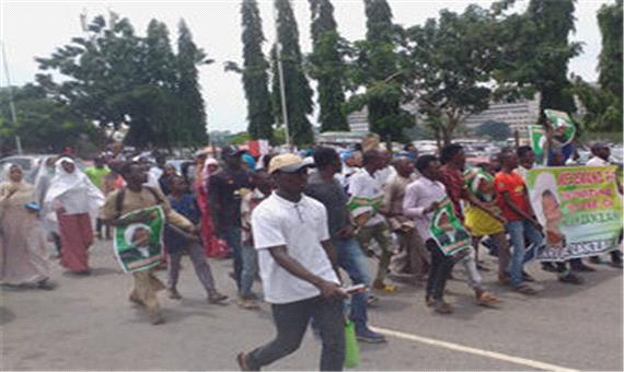 تظاهرات مجدد هواداران «شیخ زکزاکی» در پایتخت نیجریه +عکس