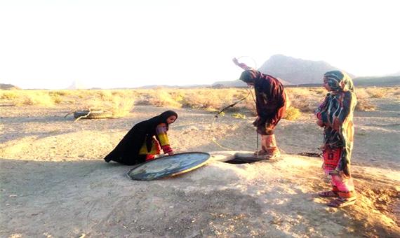 دختران دبه‌های آب؛ روایتی از زیستن در جوار چاه‌های خشک