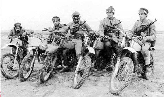 قهرمانان موتورسواری که در جبهه اهواز امربر« چمران» بودند