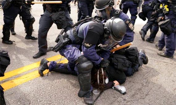 حمله پلیس آمریکا به معترضان در شهر لوئیزویل