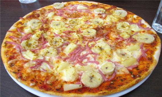 پیتزا موز و میگو، پیتزا سوئدی با طعم های عجیب!