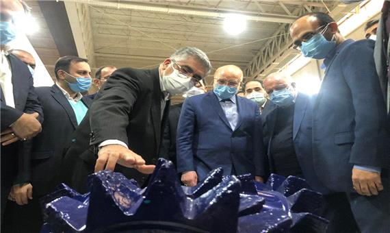 رئیس مجلس به بیست‌وپنجمین نمایشگاه نفت ایران آمد