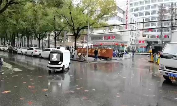 ربات ضدعفونی کننده خیابان