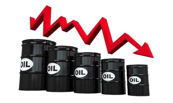 کاهش قیمت نفت در پی افزایش ذخیره‌سازی نفت آمریکا