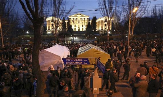 ناآرامی‎ها در ارمنستان؛ حمله معترضان به ساختمان دولتی ایروان