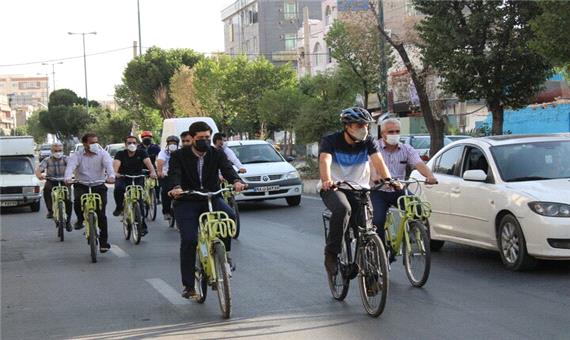 رکاب زنی شهردار و مدیران شهری منطقه 21 در سه شنبه های بدون خودرو