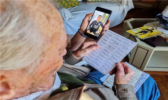 مرد 100 ساله ای که تمام گل‌های لیونل مسی را یادداشت کرده است