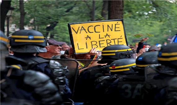 درگیری پلیس فرانسه با معترضان به محدودیت های کرونایی