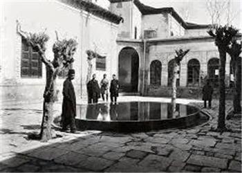 سفر به عصر قاجار؛ از «حرکات ورزشی در باران» تا «نمایش بندبازها»