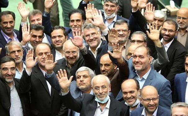یک ماه تا توقف اجرای پروتکل الحاقی / حبس ۲ تا ۲۵ سال برای محافظان برجام