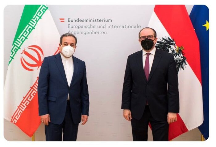 دیدار وزیر خارجه اتریش با عراقچی و رابرت مالی / استقبال وین از گام‌های دیپلماتیک در راستای حفظ برجام