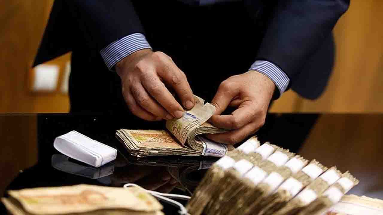 ماجرای مردی که ۱۵سال بدون کار حقوق گرفت!