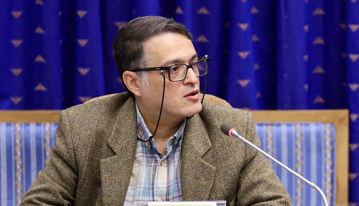 سرمقاله سازندگی/ نه شرقی و نه غربی، فقط ملی