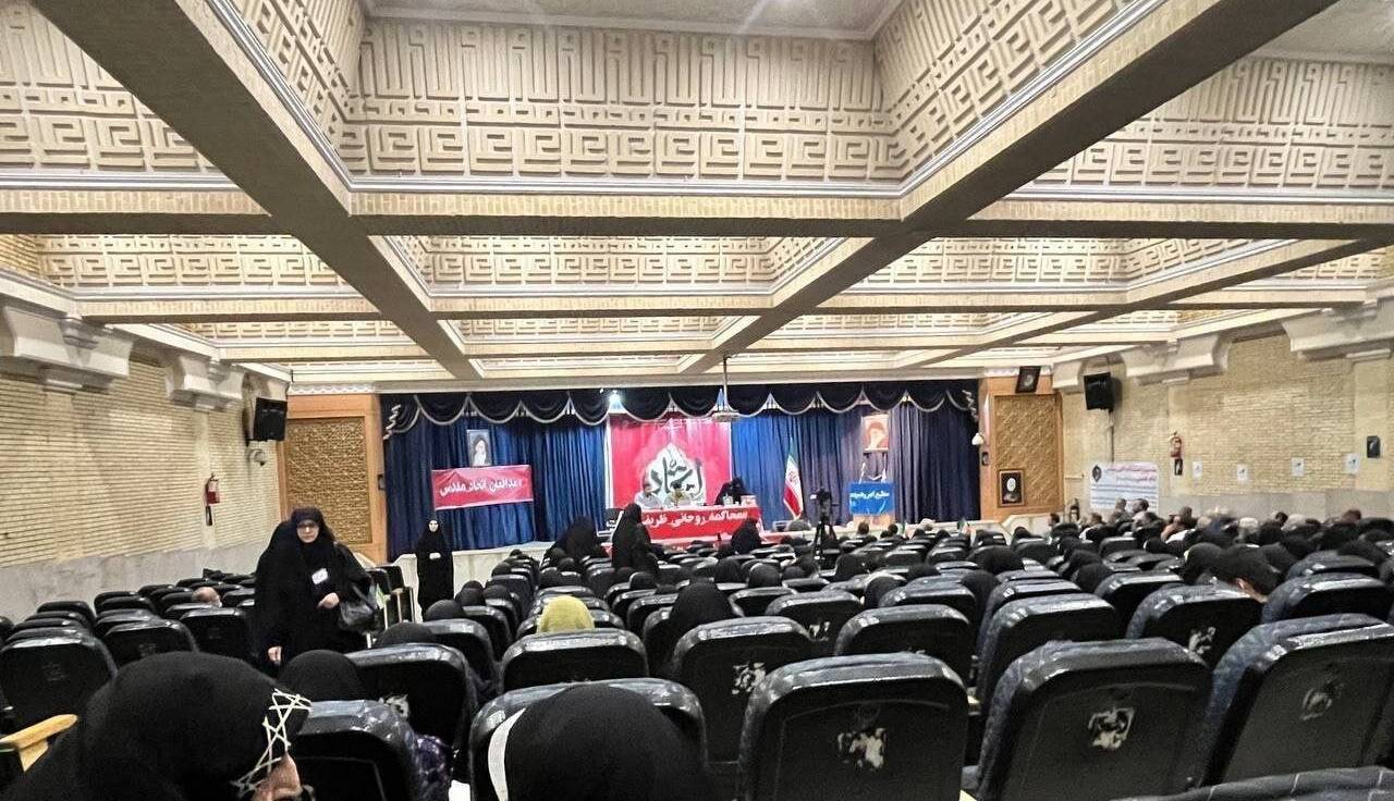 حتی تندروها هم در تجمع محاکمه روحانی-ظریف شرکت نکردند