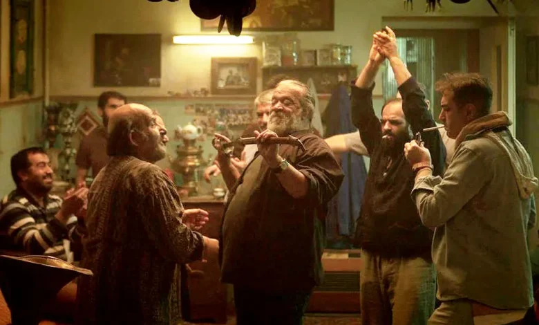 توقیف کنندگان «پیرپسر »، لطفا تشریف ببرید پشتِ بام تا ببینید چه خبر است؟