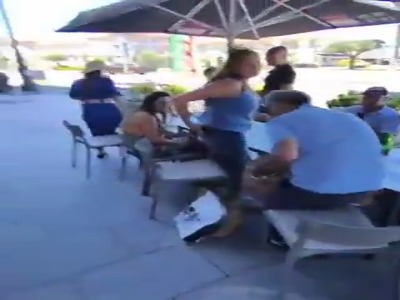 مالک رستوران اسپانیایی مشتریان صهیونیست را با شعار لبیک یا نصرالله اخراج کرد