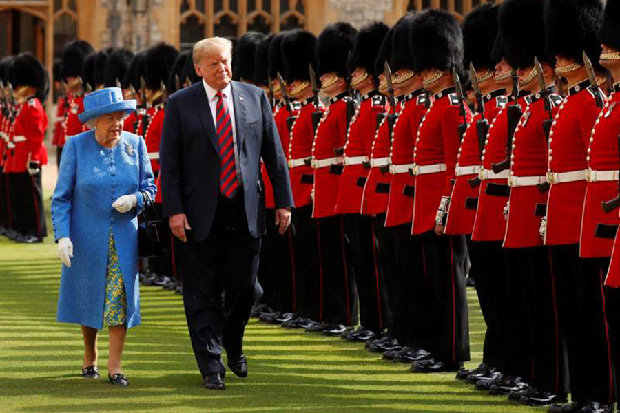 ترامپ: مادرم هر وقت ملکه انگلیس حرف می‌زد همه را ساکت می‌کرد