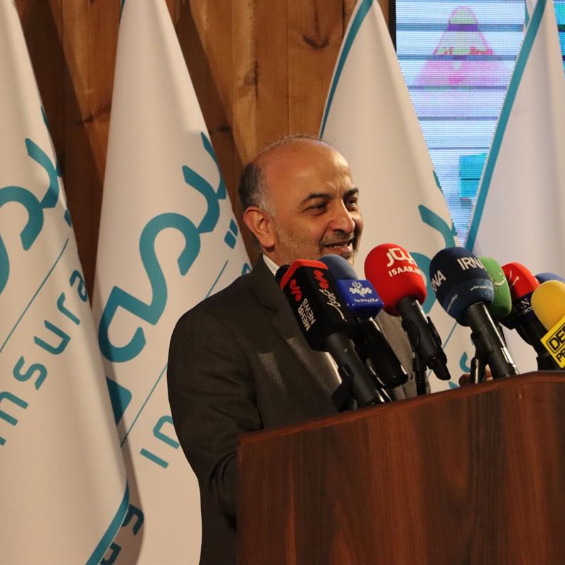 مدیرعامل بیمه دی در همایش تجلیل از همسران و مادران شهدای اقتدار: دیجیتالی شدن کامل ارزیابی خسارت در بخش درمان  و خودرو گام مهم بیمه دی  در مسیر خدمت به مردم