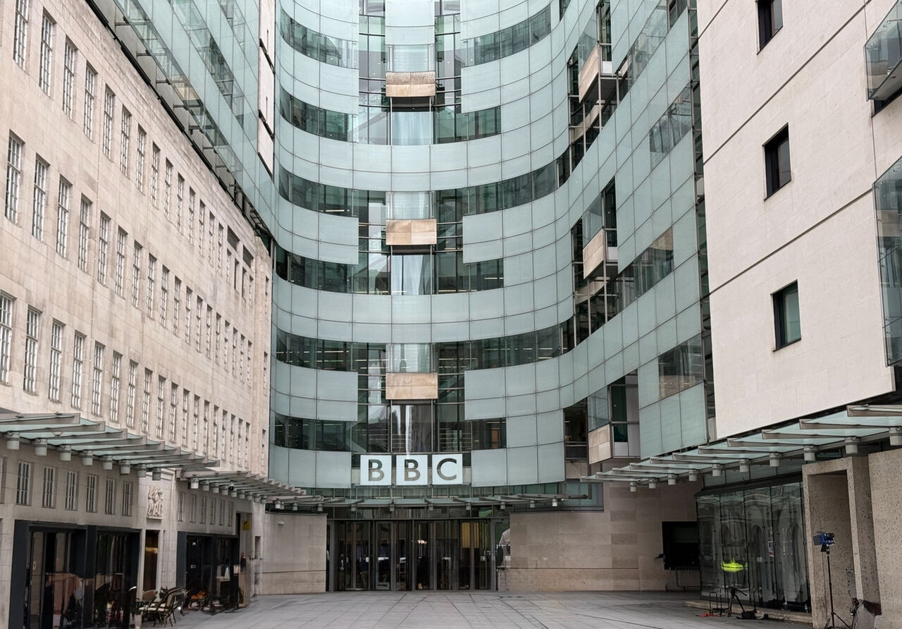 بی‌بی‌سی شمشیر را در مقابل ترامپ از رو بست؛ از پرونده «پانوراما» در دادگاه دفاع می‌کنیم