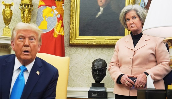 مقام کاخ سفید: ترامپ مانند الکلی‌ها رفتار می‌کند