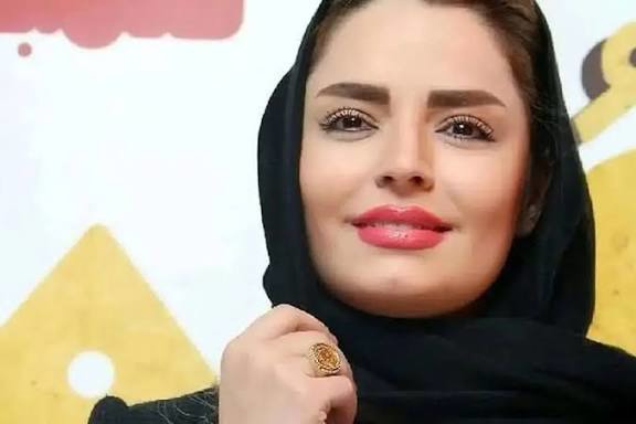 چهره‌ها/ استایل زمستانی بازیگر سریال «از یاد رفته» در یک کافه