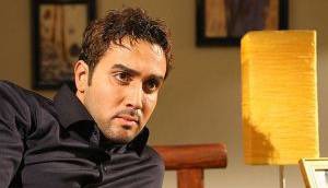 چهره ها/ پوریا پورسرخ با استایلی متفاوت در اسپانیا