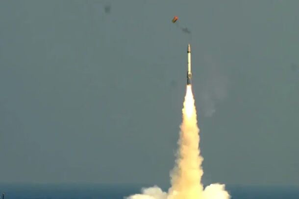 تلاش هند برای تقویت نیروی دریایی خود در رقابت با چین