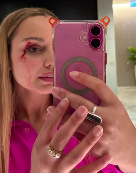 مجری زن در پخش زنده با عجیب‌‌ترین حادثه مواجه شد