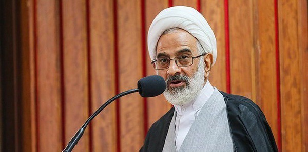 حاجی‌صادقی: ترامپ آرزوی تسلیم‌ شدن مردم ایران را به گور خواهد برد