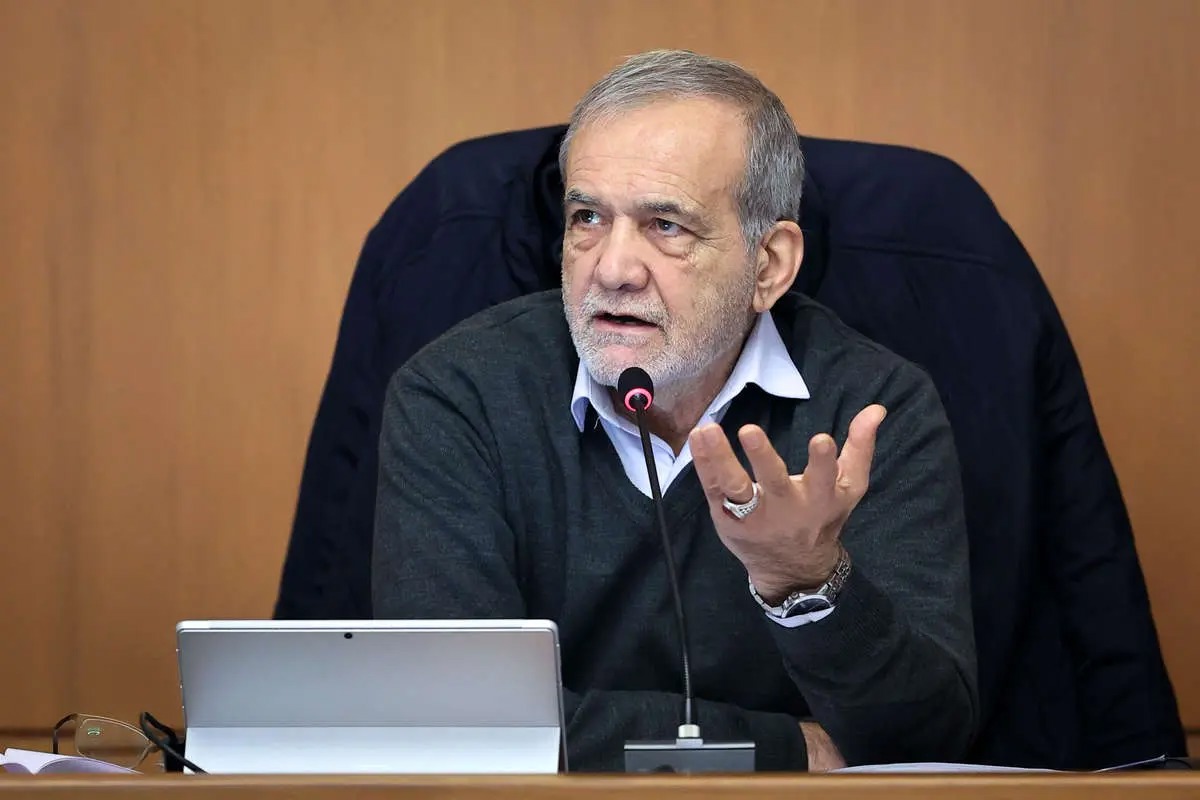 پزشکیان: چرا برای آن آقایی که اعتراض کرد کارت صادر نکردید؟