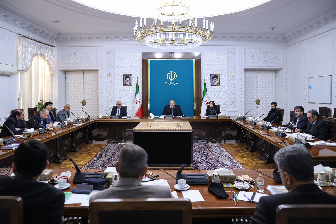 تاکید رئیس‌جمهور بر مبارزه با قاچاق سوخت از سرمنشأهای اصلی