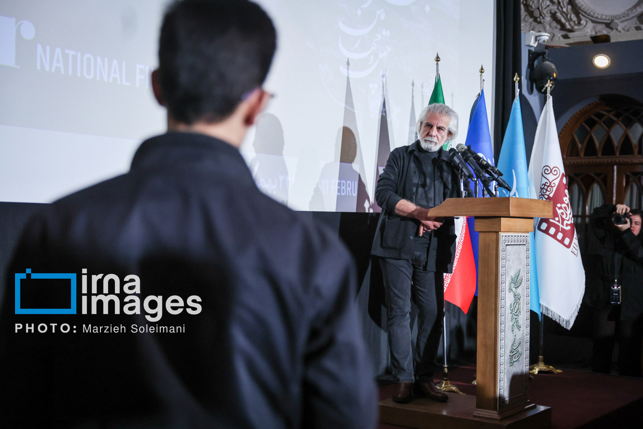 از سخنرانی ایستاده دبیر تا سرنوشت مبهم «برمودا»