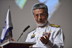 هشدار دریادار سیاری درباره نقشه دشمن؛ جوانان هوشیار باشند