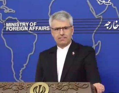 پاسخ بقایی به نگرانی خبرنگار فونیکس چین درباره وقوع جنگ: اصلا نگران نباشید