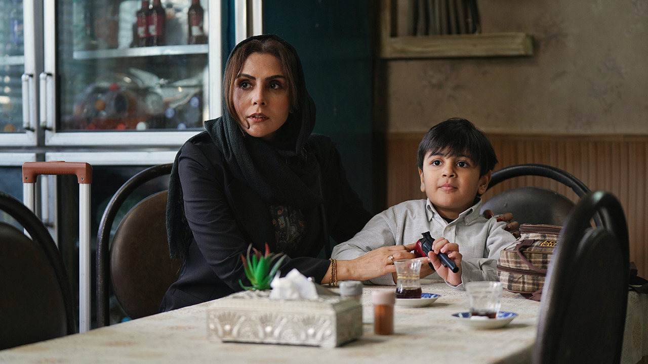 «کافه سلطان» روایتی مستند و صادقانه از شب‌های جنگ است