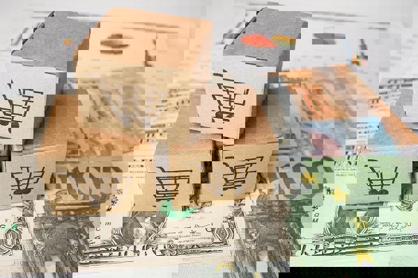 رونق بازار ارز تجاری؛ ۲۱۵ میلیون دلار انواع ارز در یک روز معامله شد