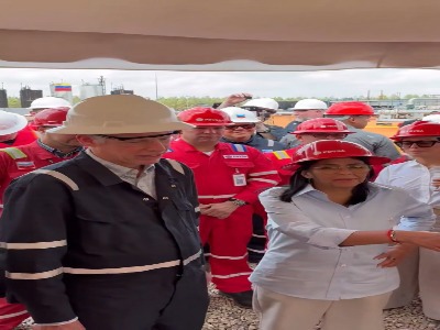 بازدید وزیر انرژی آمریکا و رودریگز از تأسیسات نفتی ونزوئلا