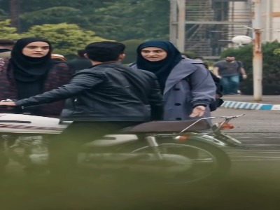 خانوادت می دونن تو راه می افتی دنبال پسر مردم؟!