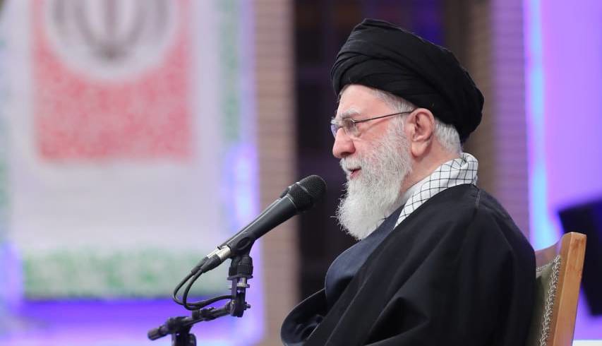 رهبر انقلاب: شما داغدار و عزادار خون‌های ریخته شده در فتنه دی‌ماه هستیم