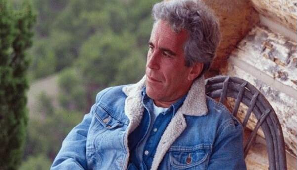 استفاده اپستین از فرودگاه‌های انگلیس برای قاچاق انسان