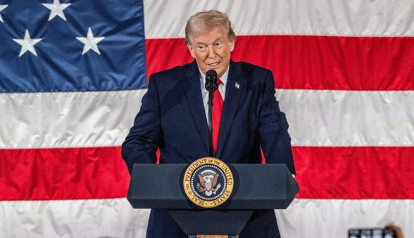 ترامپ خطاب به گرینلندی‌ها: کشتی در راه است!