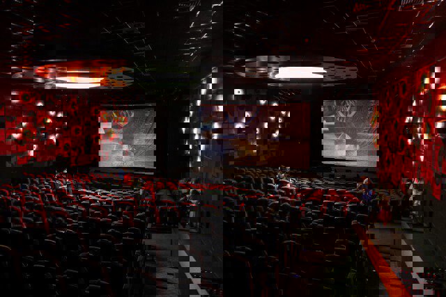 مدیر سینما بهمن: بلیت ۱۰۰درصد هم گران شود، خرج‌مان درنمی‌آید!