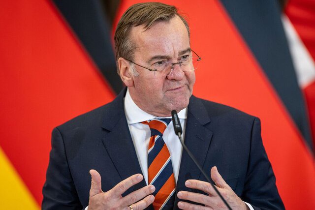 انتقاد شدید وزیر دفاع آلمان از رویکرد «اشتباه» ترامپ در جنگ اوکراین