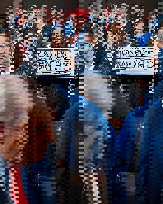 حاشیه‌های سخنرانی ترامپ در کنگره؛ فریاد نمایندگان دموکرات و چرت برخی اعضا