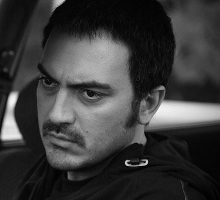 چهره ها/ ژست خاص ساسانِ فاصله‌ها با یک سگ بازیگوش