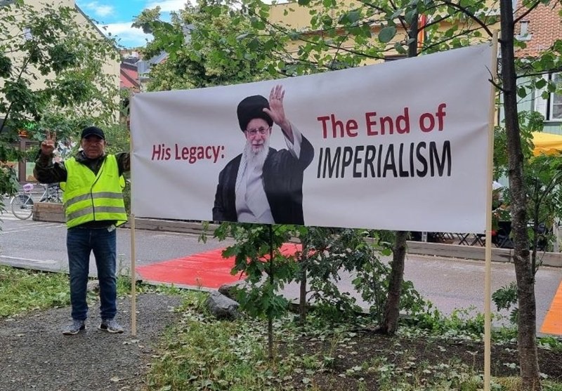 تجمع ضداستکباری در نروژ همزمان با مراسم وداع رهبر شهید