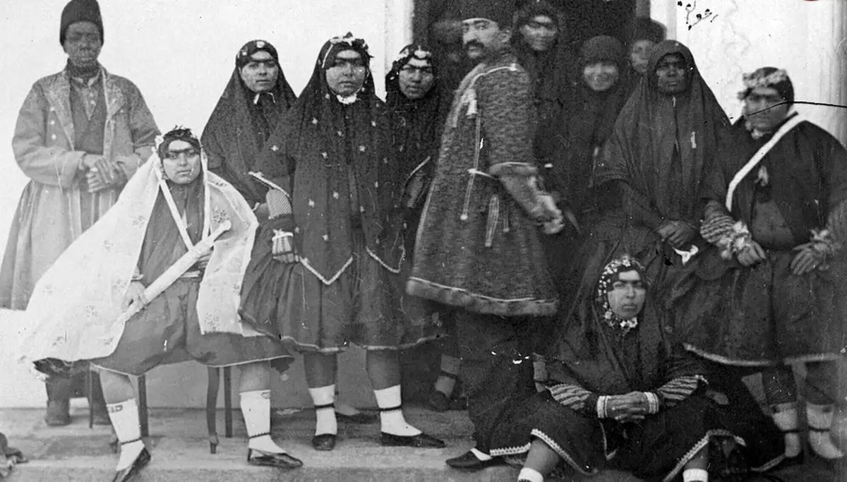 سفر به ایران قدیم؛ کودکان جواهرپوش و خواجه‌های درباری در مجلس «شبیه‌خوانی»