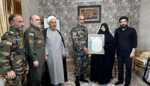 دیدار فرمانده نیروی زمینی ارتش با خانواده سرلشکر موسوی