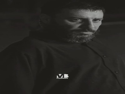 کی هستی مگه تو؟ چی هستی؟
