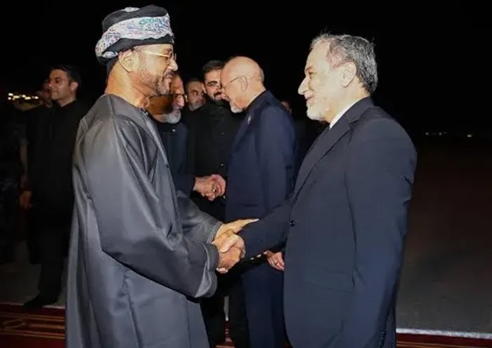 ادعای اکسیوس: دستور ترامپ برای توقف حملات، چند ساعت پس از ورود یک هیئت عمانی به تهران صادر شد